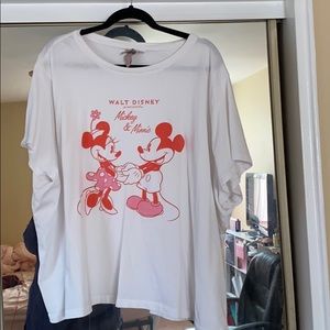 Mickey and Minnie Disney tee shirt